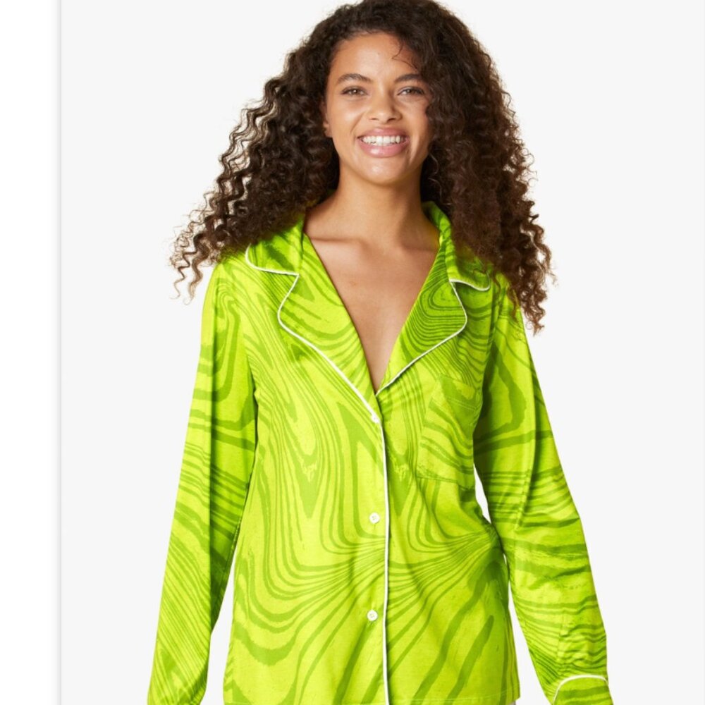 NWT Beyond Yoga Printed Wind Down Buttoned Sleep Shirt Matcha Green